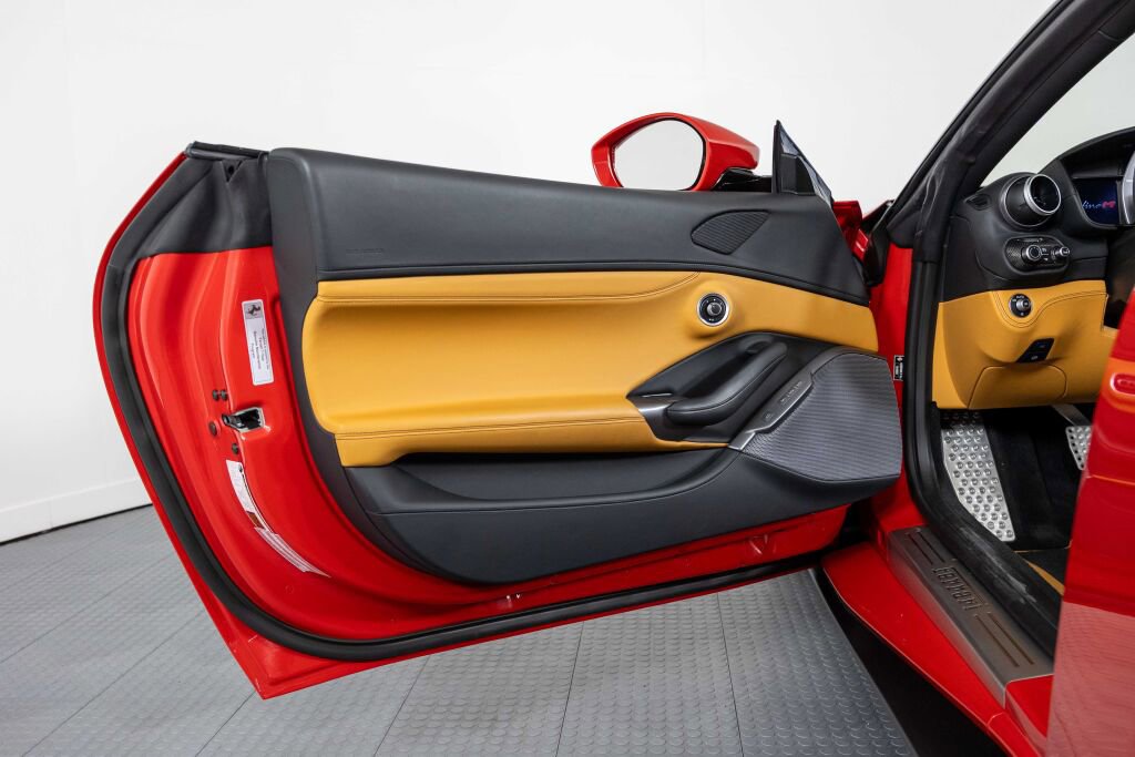 Certified 2022 Ferrari Portofino M image 31