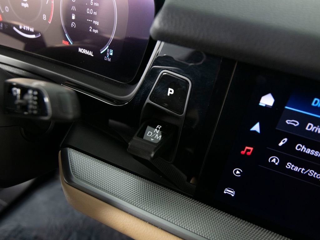 Certified 2025 Porsche Cayenne Coupe image 26