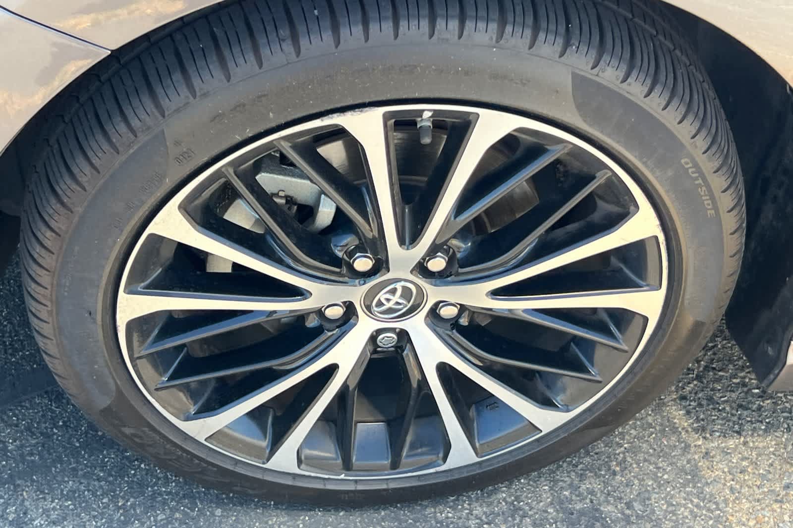 Used 2019 Toyota Camry SE w/ Audio Package FWD image 10