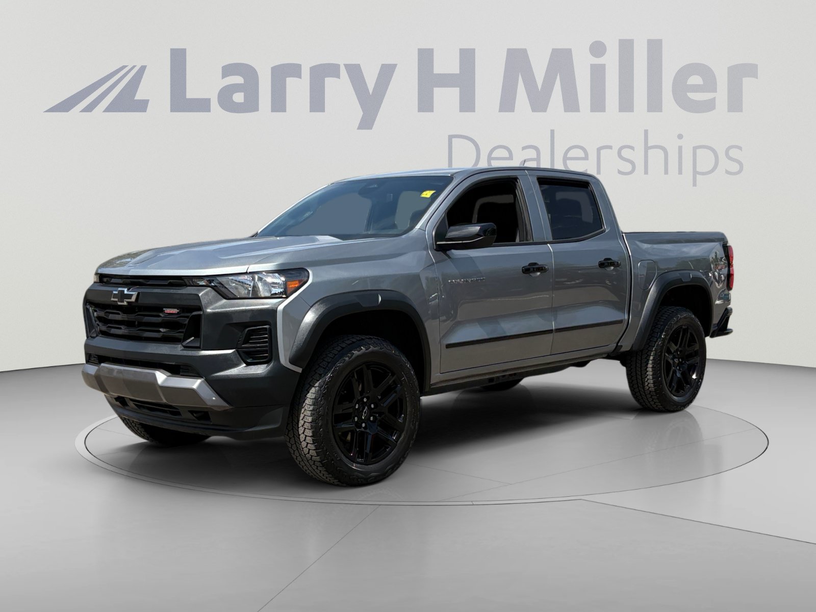 Used 2023 Chevrolet Colorado Trail Boss w/ Advanced Trailering Package AWD/4WD image 1