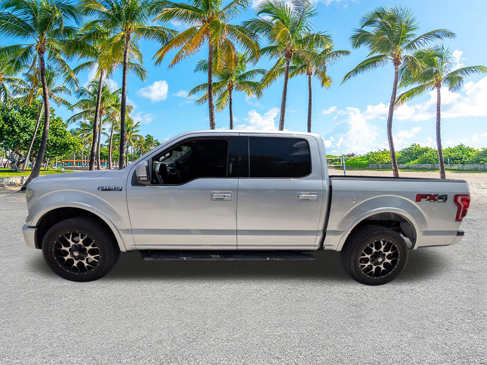 Used 2015 Ford F150 Lariat w/ Equipment Group 502A Luxury AWD/4WD image 7