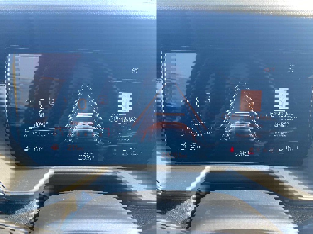 Used 2025 GMC Acadia Elevation image 2