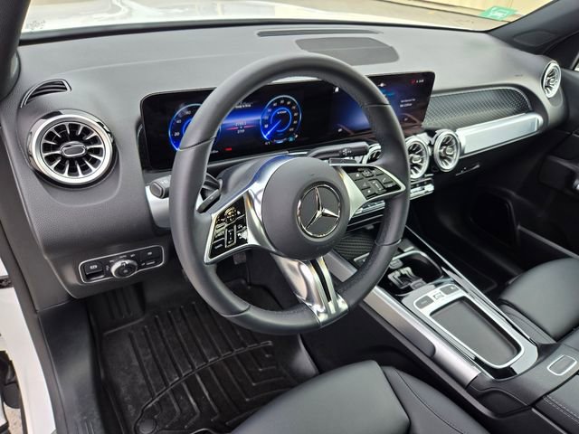 Used 2024 Mercedes-Benz EQB 300 4MATIC image 19