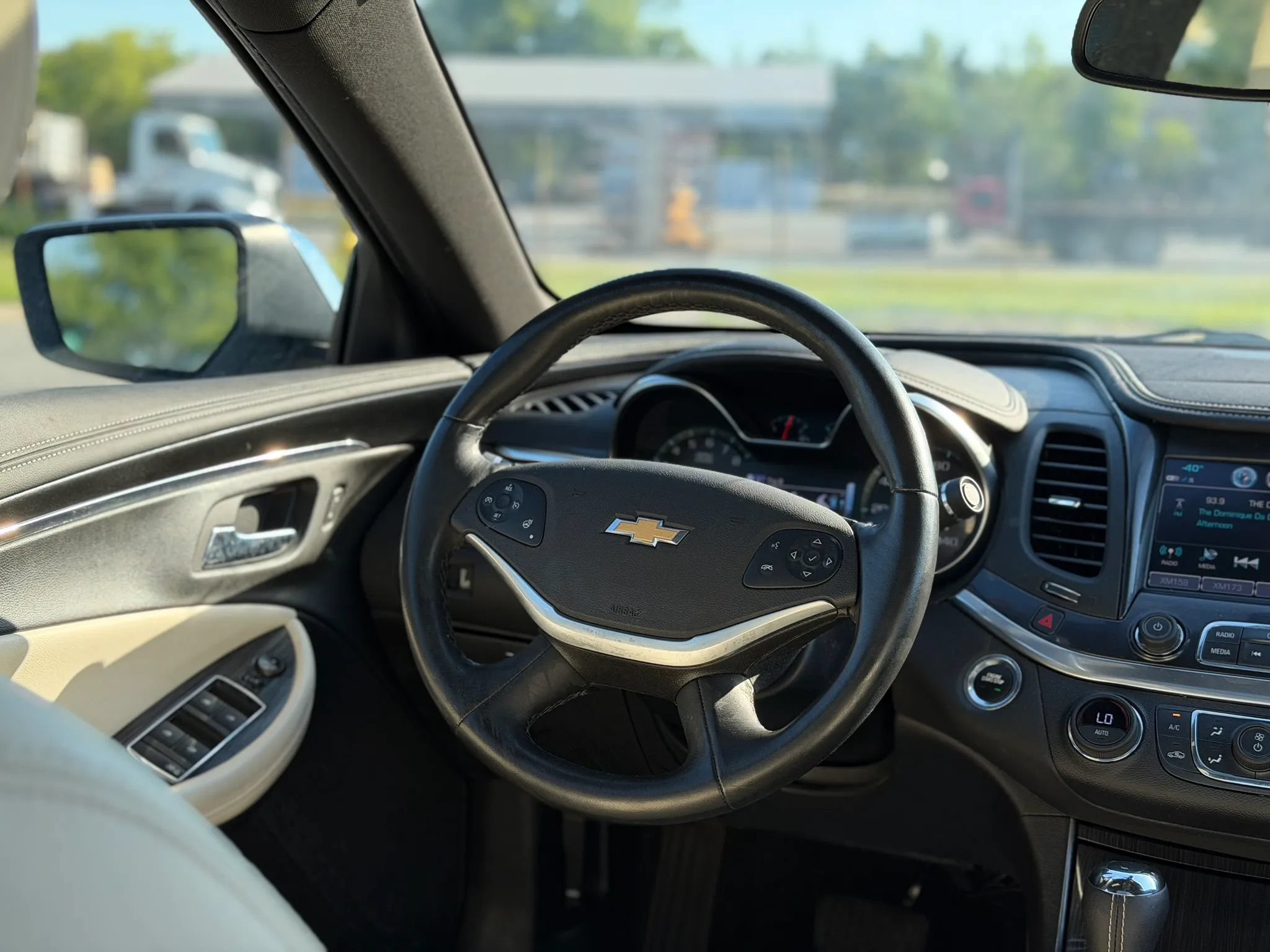 Used 2018 Chevrolet Impala LT w/ Sunroof and Spoiler Package FWD image 15