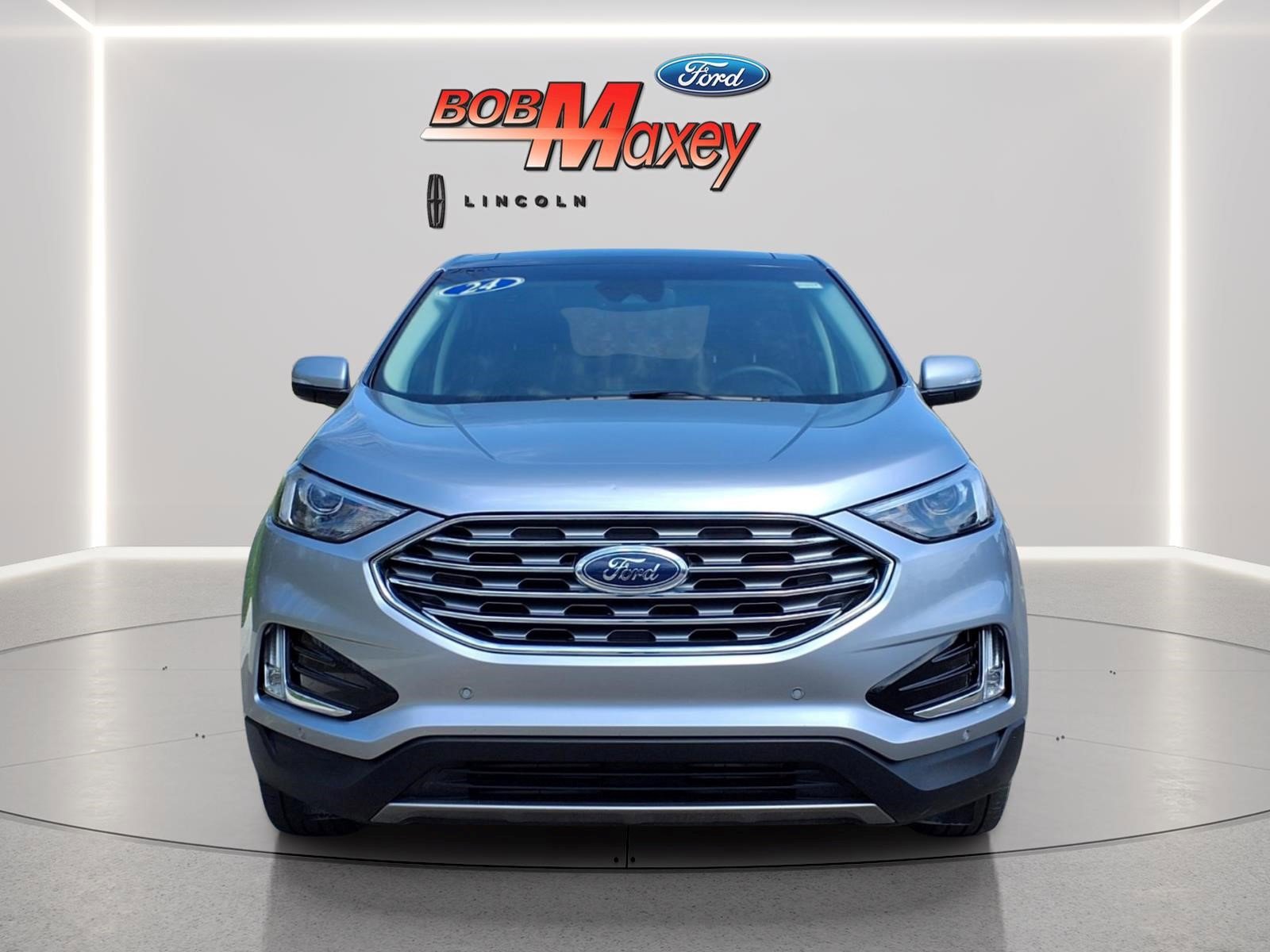Used 2024 Ford Edge Titanium AWD/4WD image 2