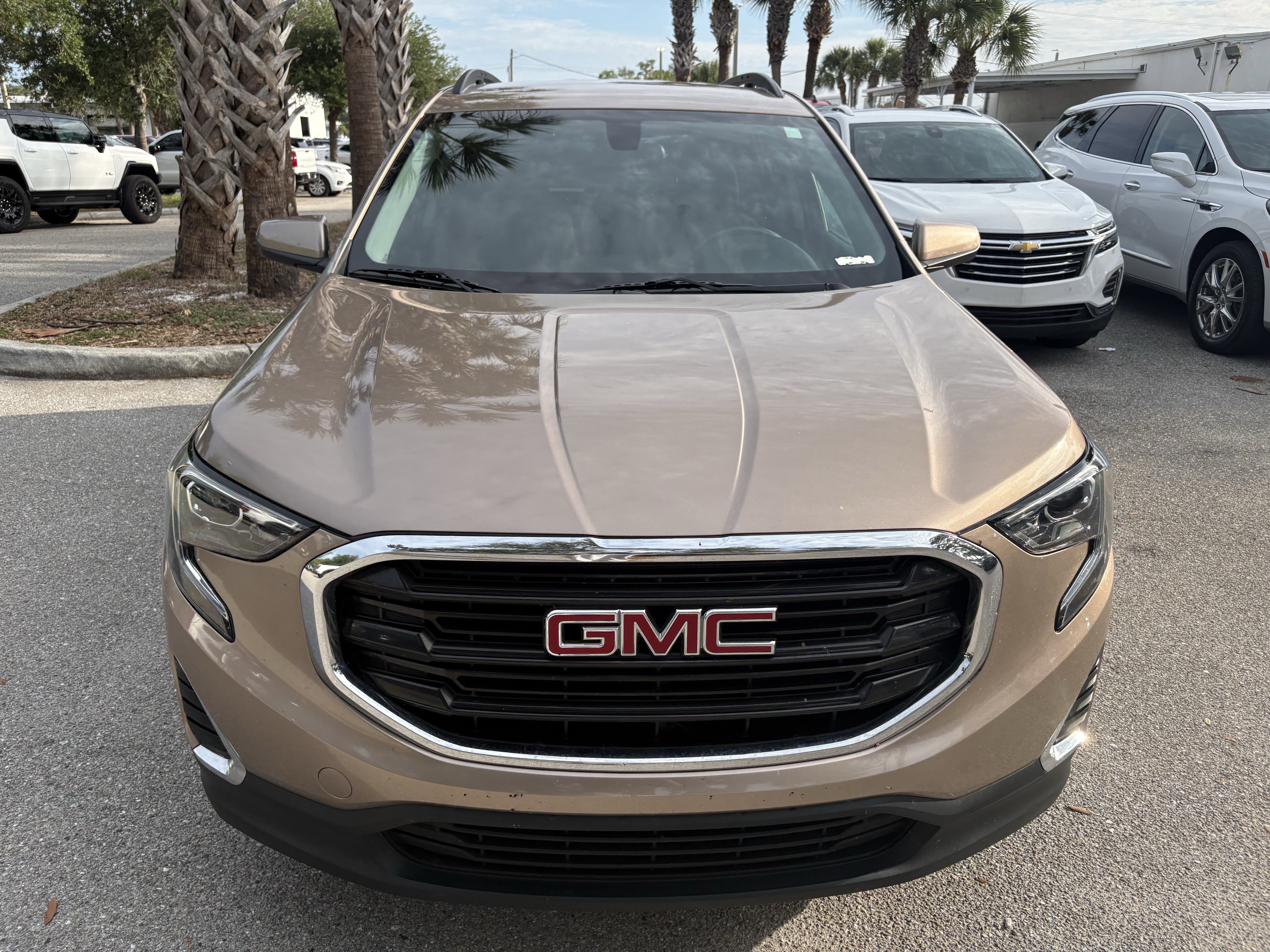 Used 2018 GMC Terrain SLE w/ Driver Convenience Package FWD image 2