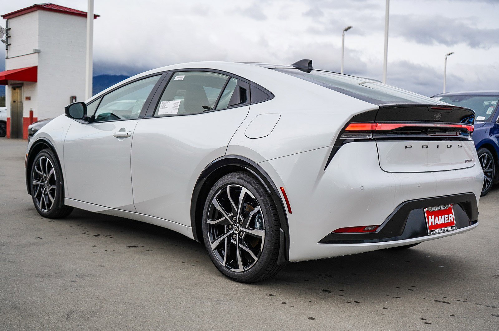 New 2026 Toyota Prius Plug-In Hybrid FWD image 7