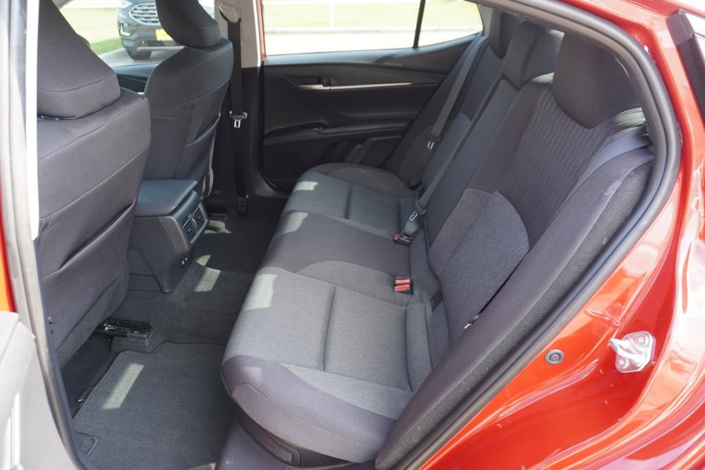 Used 2025 Toyota Camry LE w/ Convenience Package FWD image 18