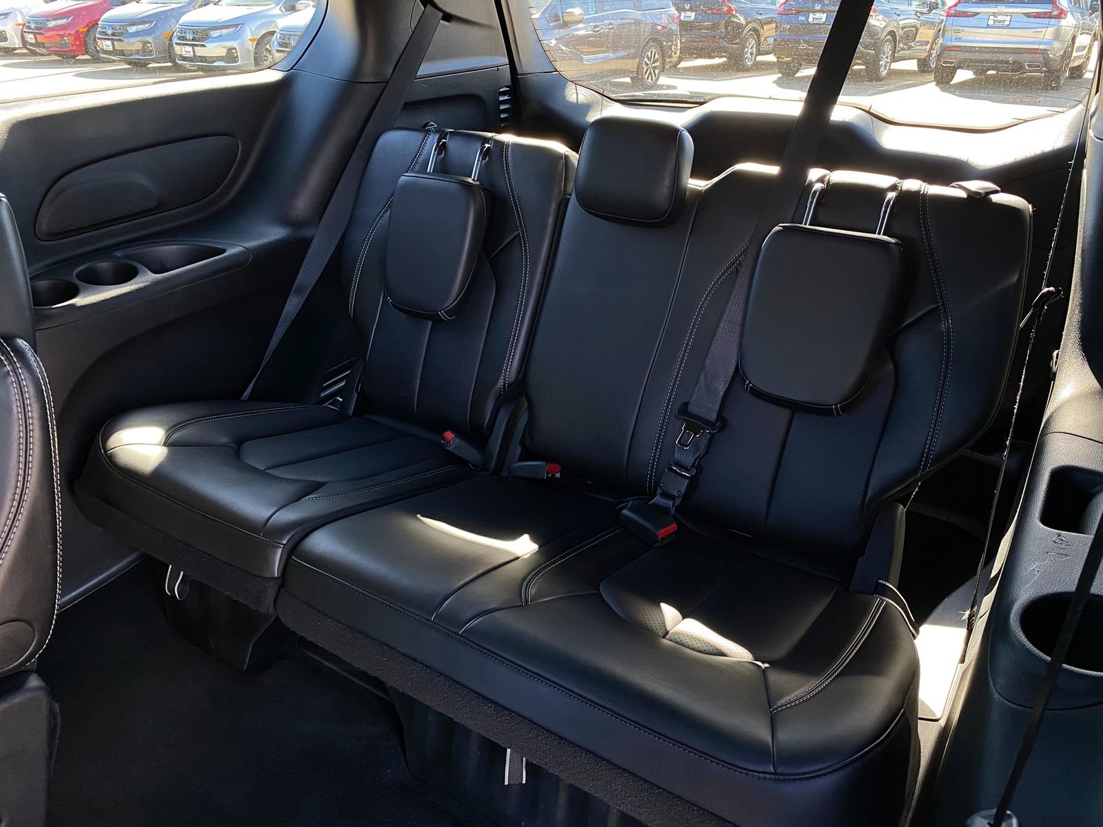 Used 2025 Chrysler Pacifica Select image 32
