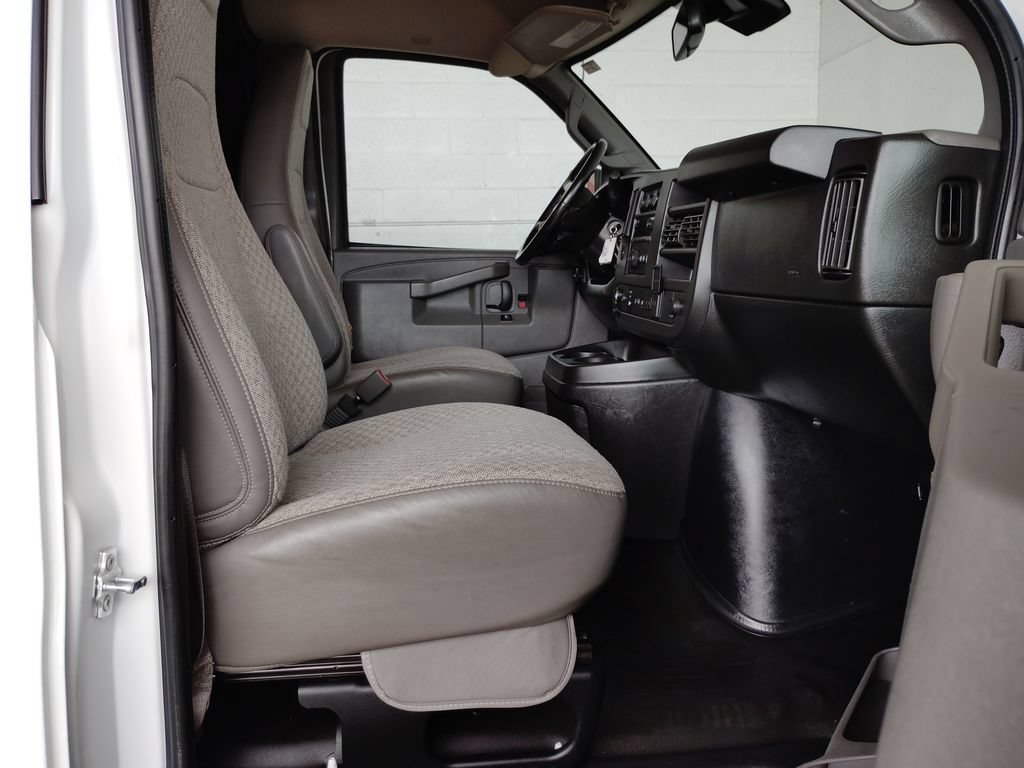 Used 2019 Chevrolet Express 2500 w/ Driver Convenience Package RWD image 12