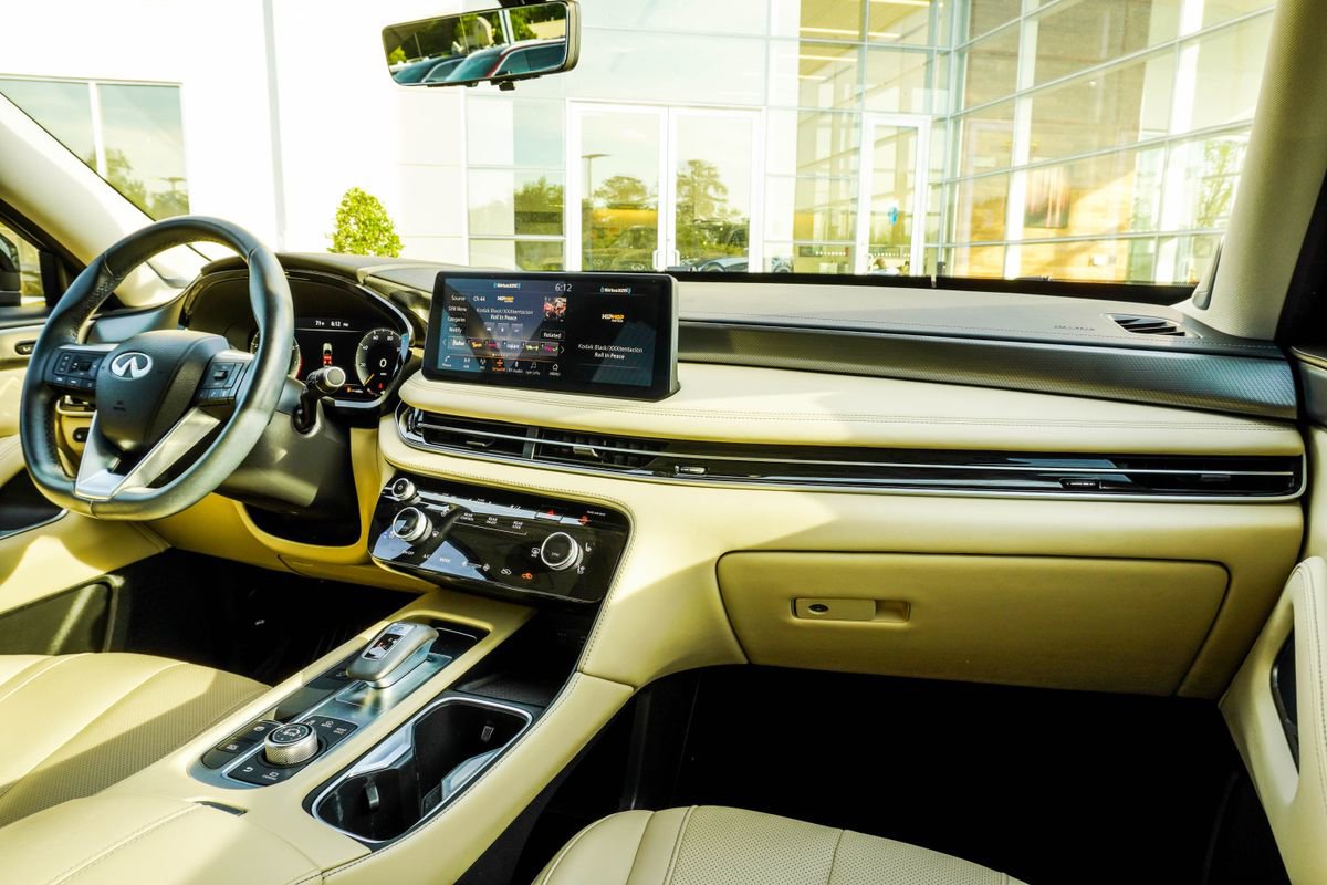 Used 2023 INFINITI QX60 Luxe w/ Vision Package image 17