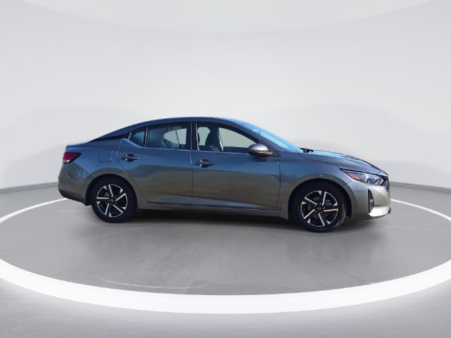 Used 2024 Nissan Sentra SV FWD image 9