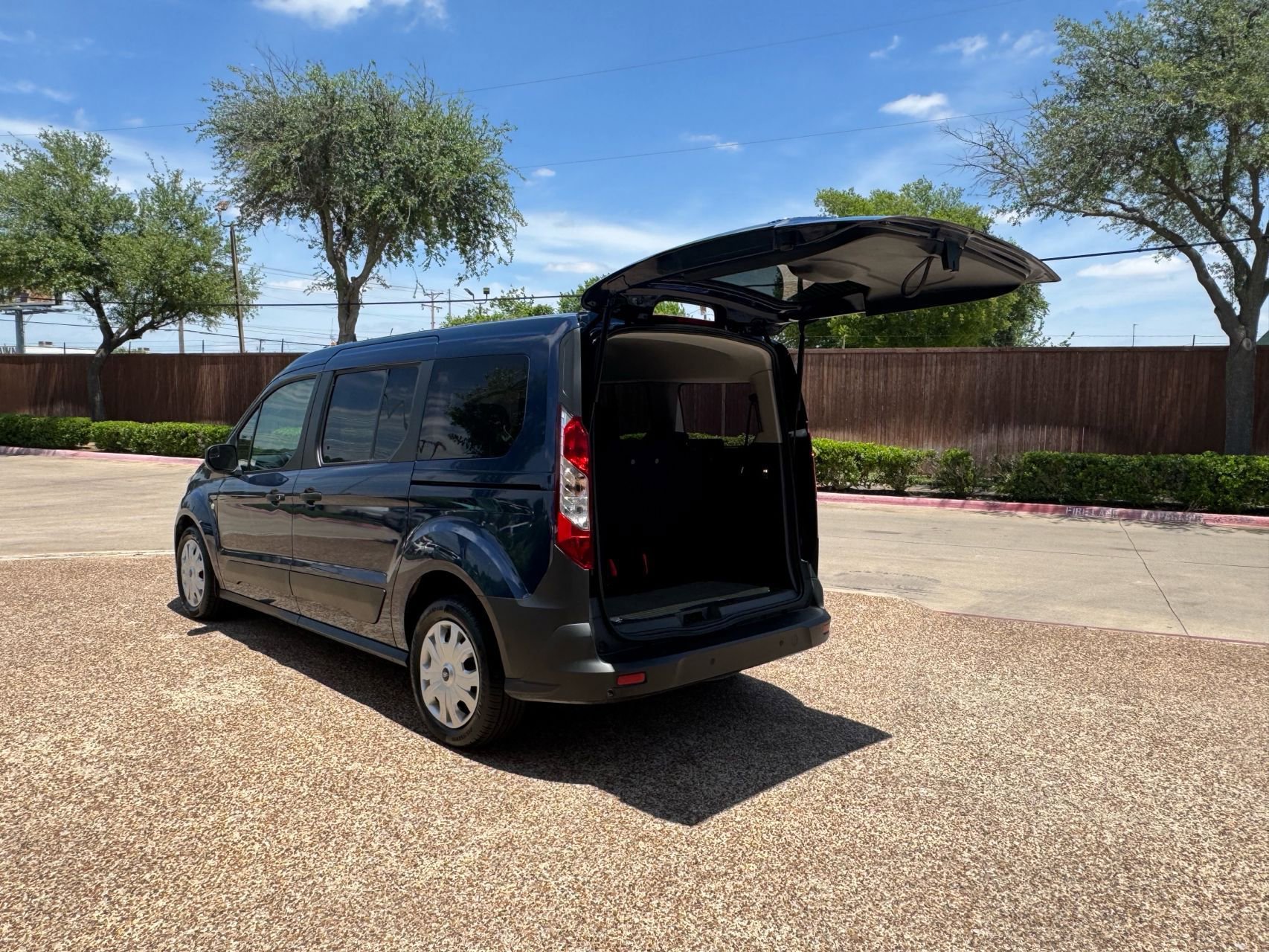 Used 2021 Ford Transit Connect XL FWD image 14