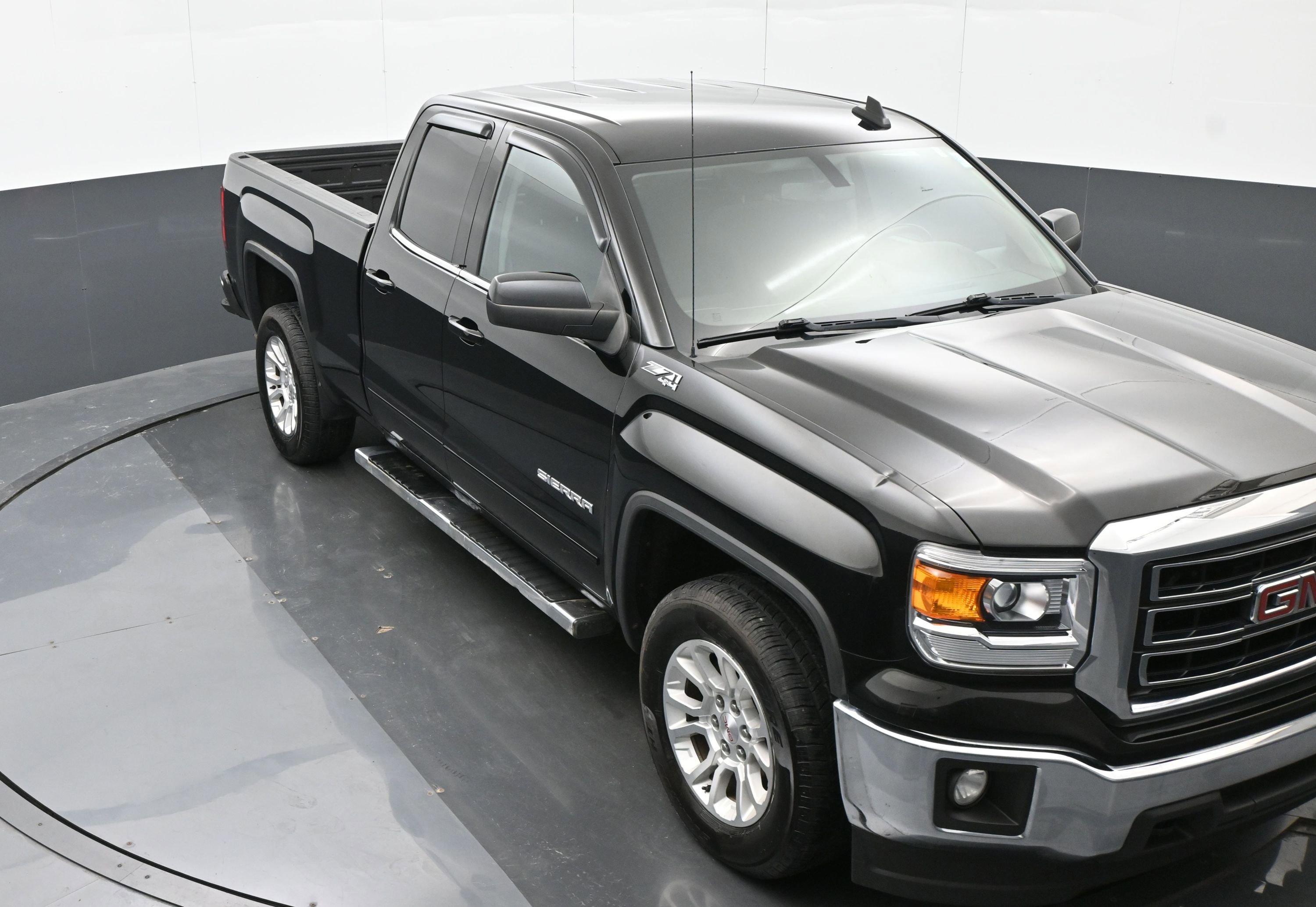 Used 2015 GMC Sierra 1500 SLE w/ SLE Value Package AWD/4WD image 34