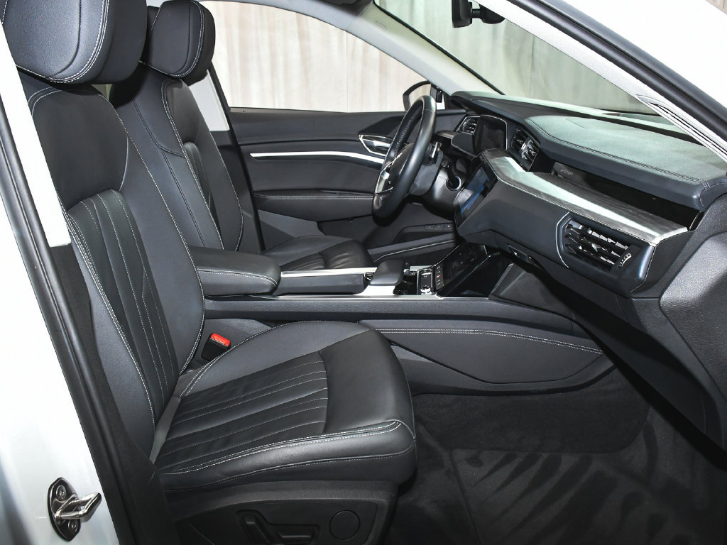 Used 2024 Audi Q8 e-tron Premium AWD/4WD image 58
