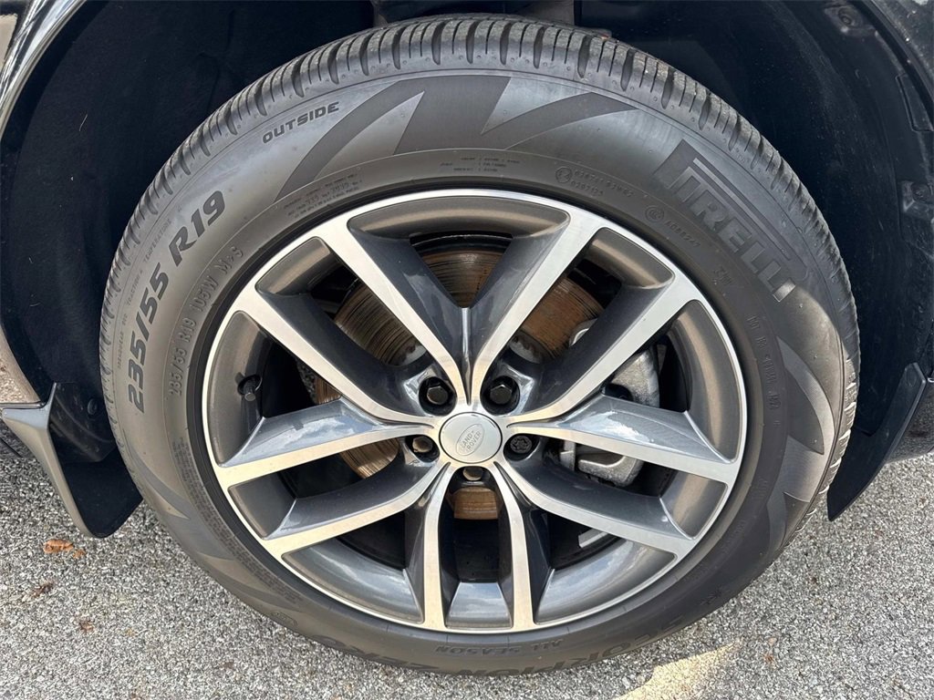 Certified 2024 Land Rover Discovery Sport Dynamic SE image 13