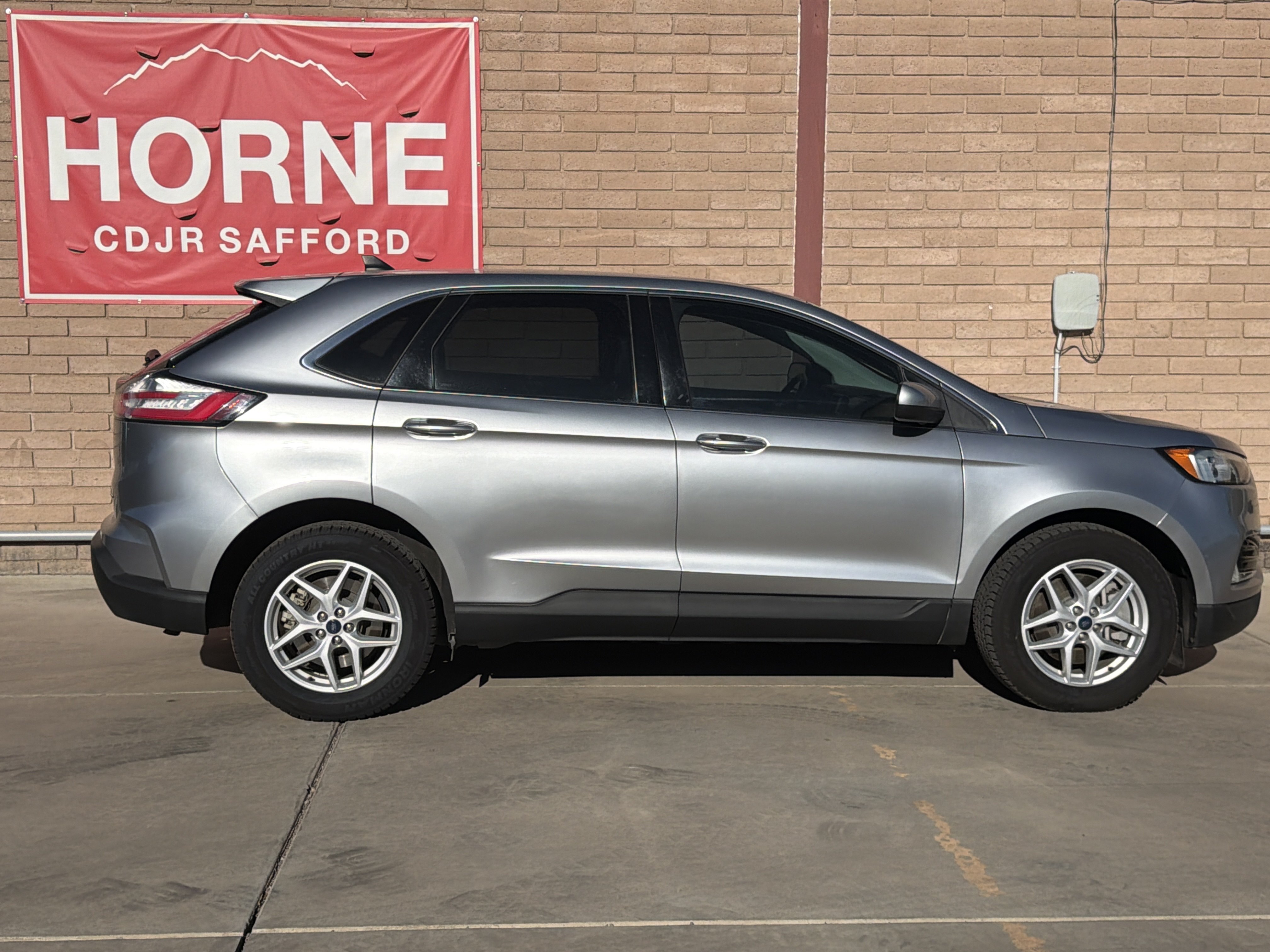 Used 2022 Ford Edge SEL w/ Convenience Package AWD/4WD image 4