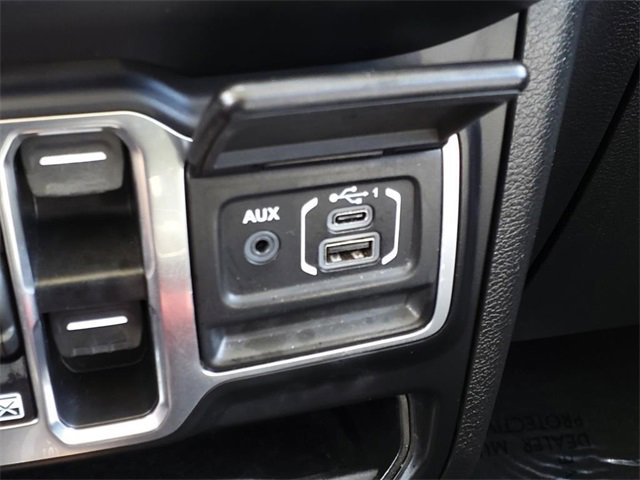 Used 2020 Jeep Wrangler Unlimited Sahara image 14