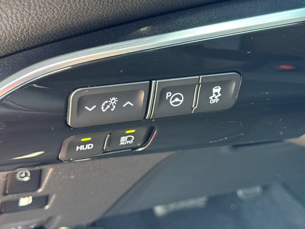 Used 2020 Toyota Prius Prime Limited w/ Carpet Mat Package FWD image 27