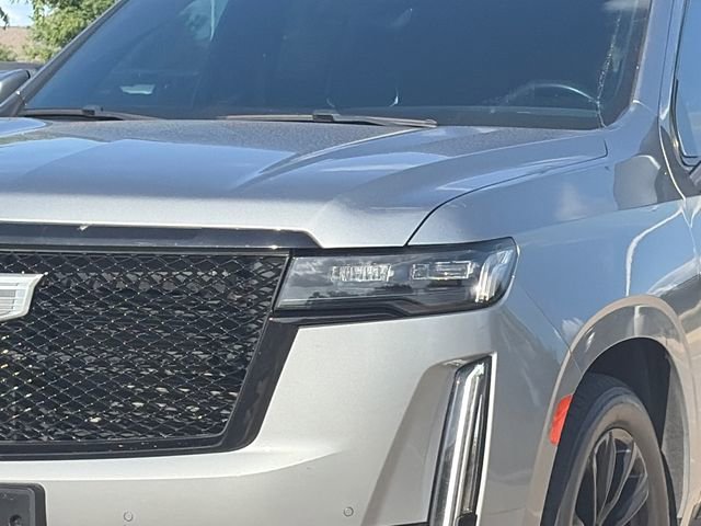 Used 2024 Cadillac Escalade Sport w/ LPO, ONYX Package image 4