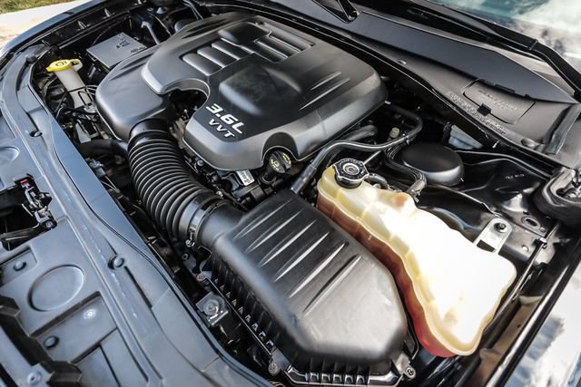 Used 2015 Chrysler 300 C RWD image 67
