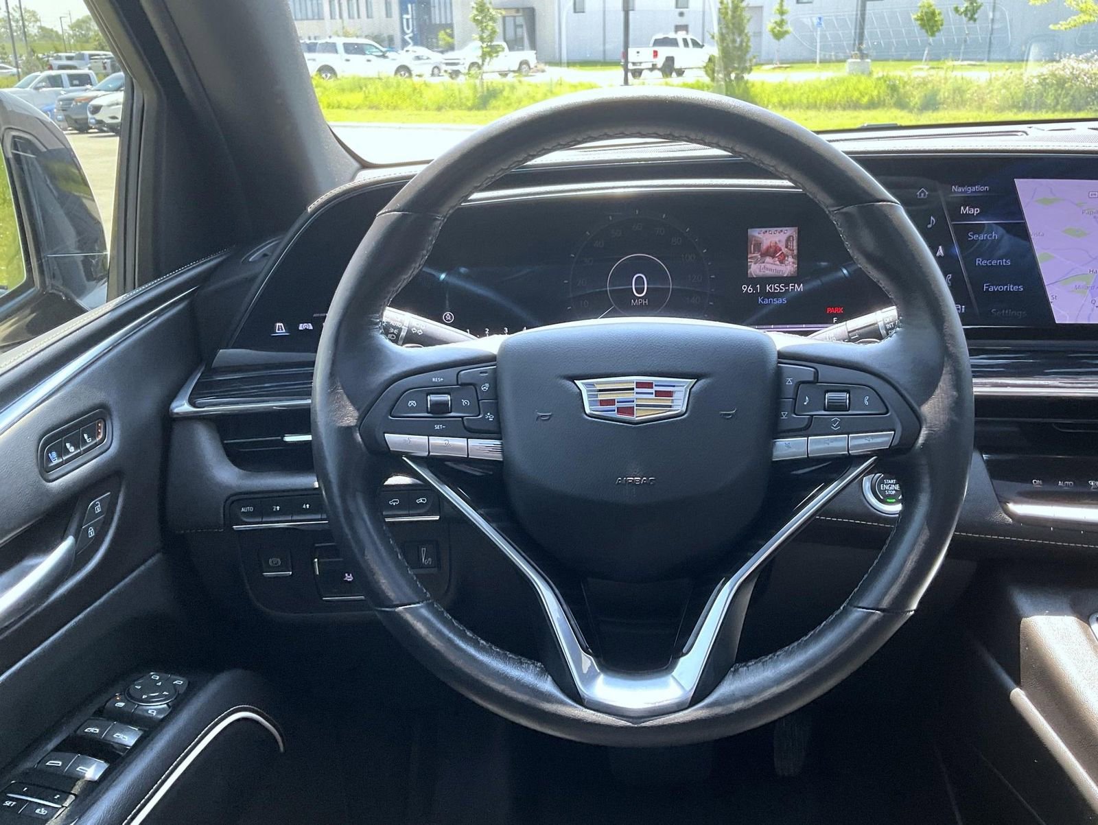 Used 2023 Cadillac Escalade Sport w/ LPO, ONYX Package image 11