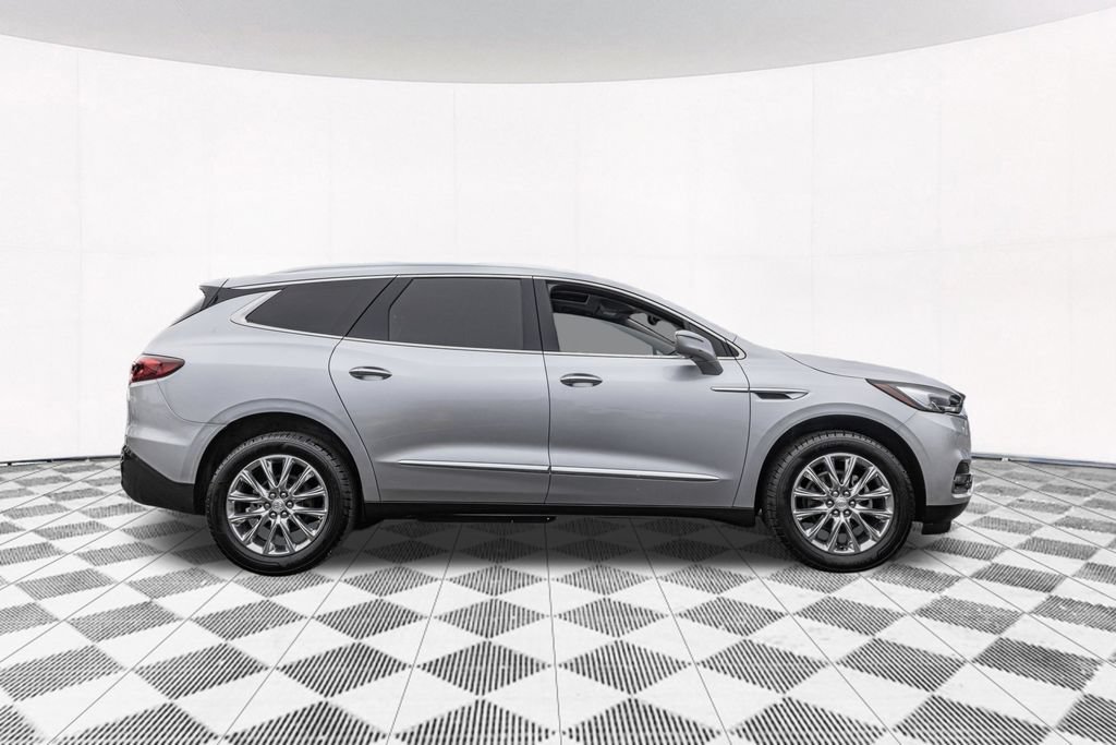 Used 2020 Buick Enclave Essence w/ Sound and Sites Package FWD image 11