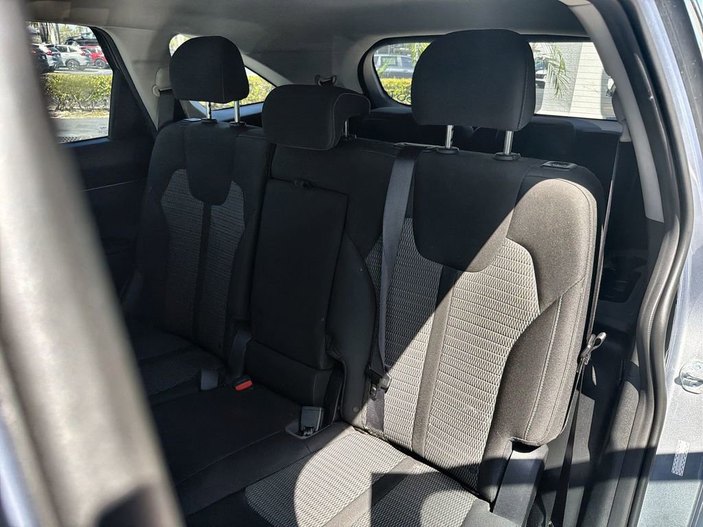 Used 2023 Kia Sorento LX image 25