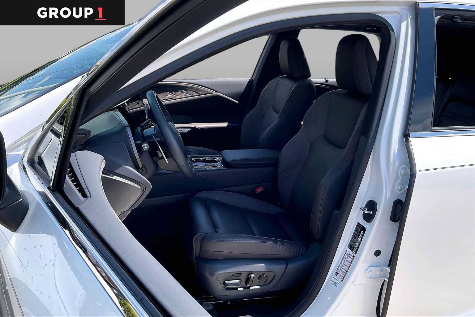 Certified 2025 Lexus RX 350 FWD w/ Convenience Package image 7