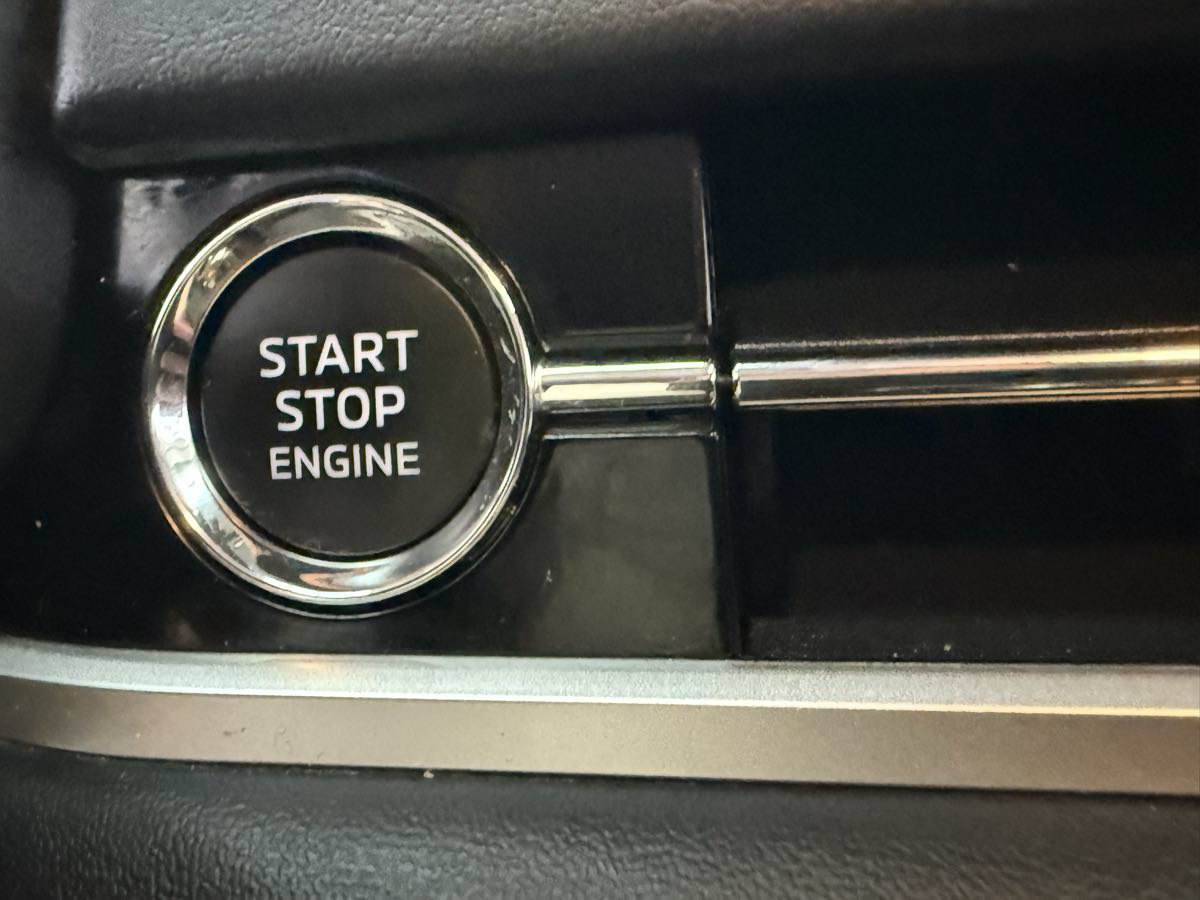 Used 2024 Mitsubishi Outlander AWD image 19