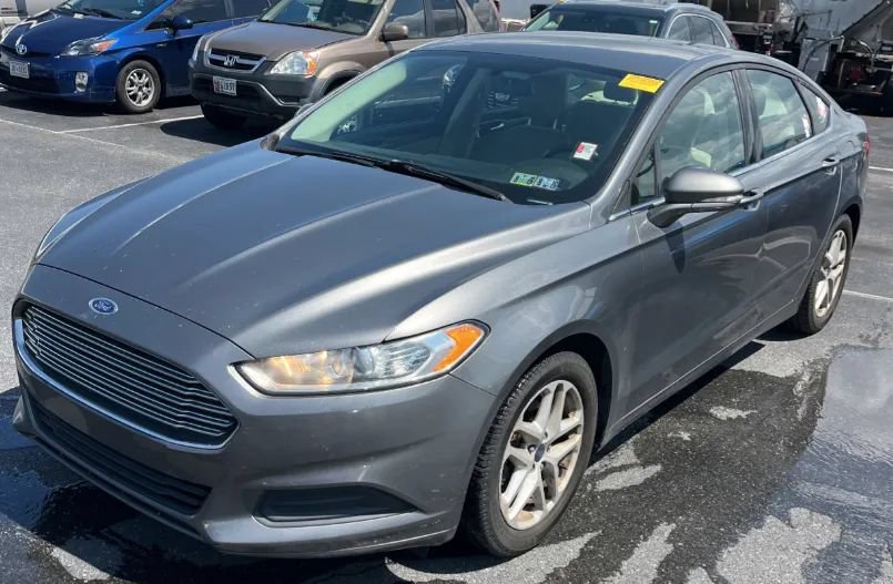 Used 2014 Ford Fusion SE FWD image 1