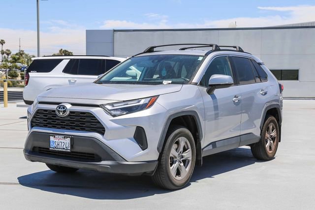 Used 2022 Toyota RAV4 XLE FWD image 3
