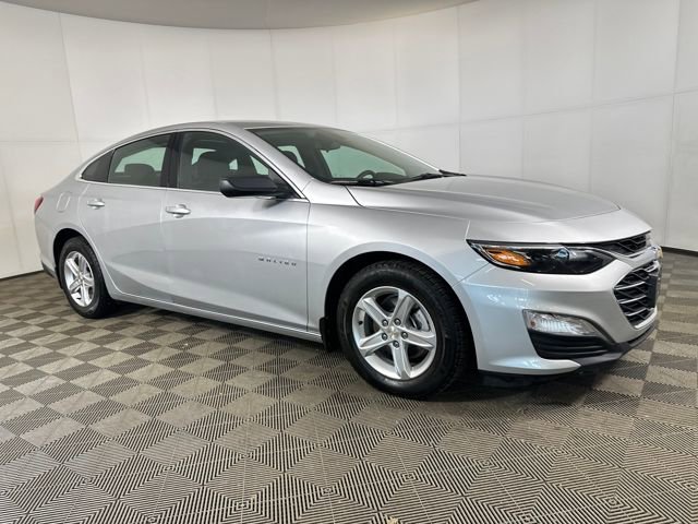 Used 2021 Chevrolet Malibu LS image 2