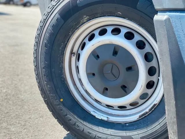 Used 2018 Mercedes-Benz Sprinter 2500 image 8