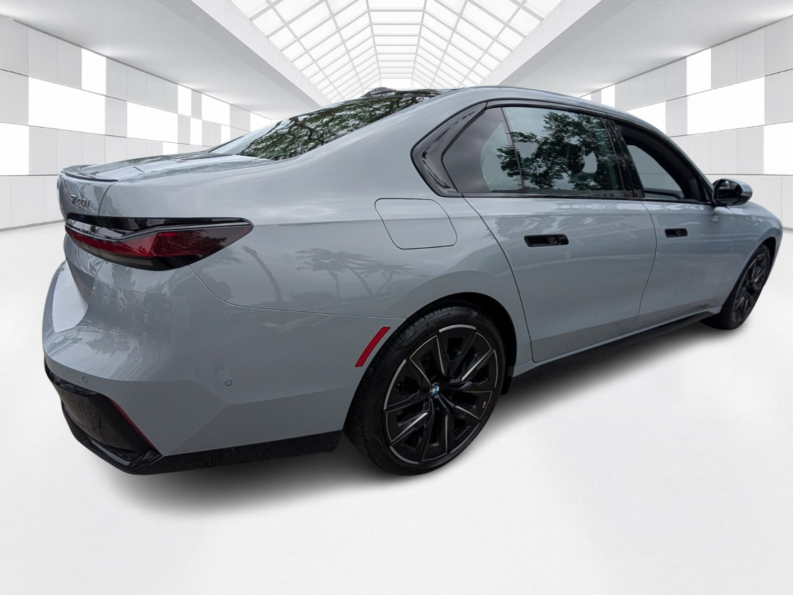 Used 2023 BMW 740i image 5