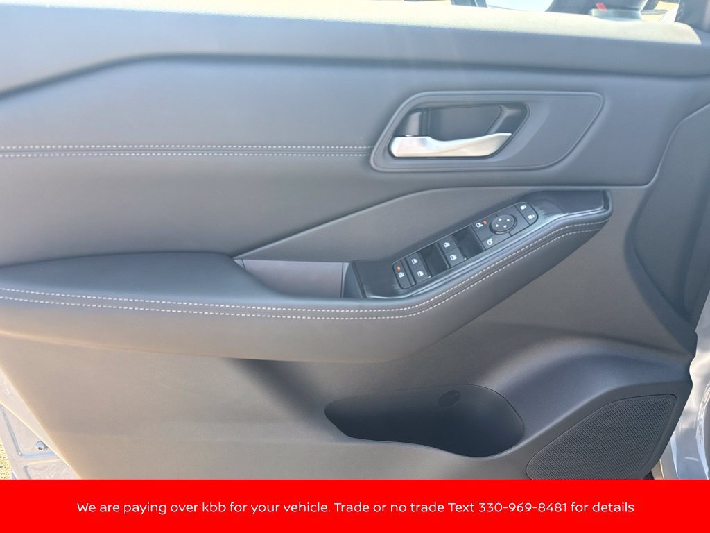 New 2026 Nissan Rogue Dark Armor AWD/4WD image 10