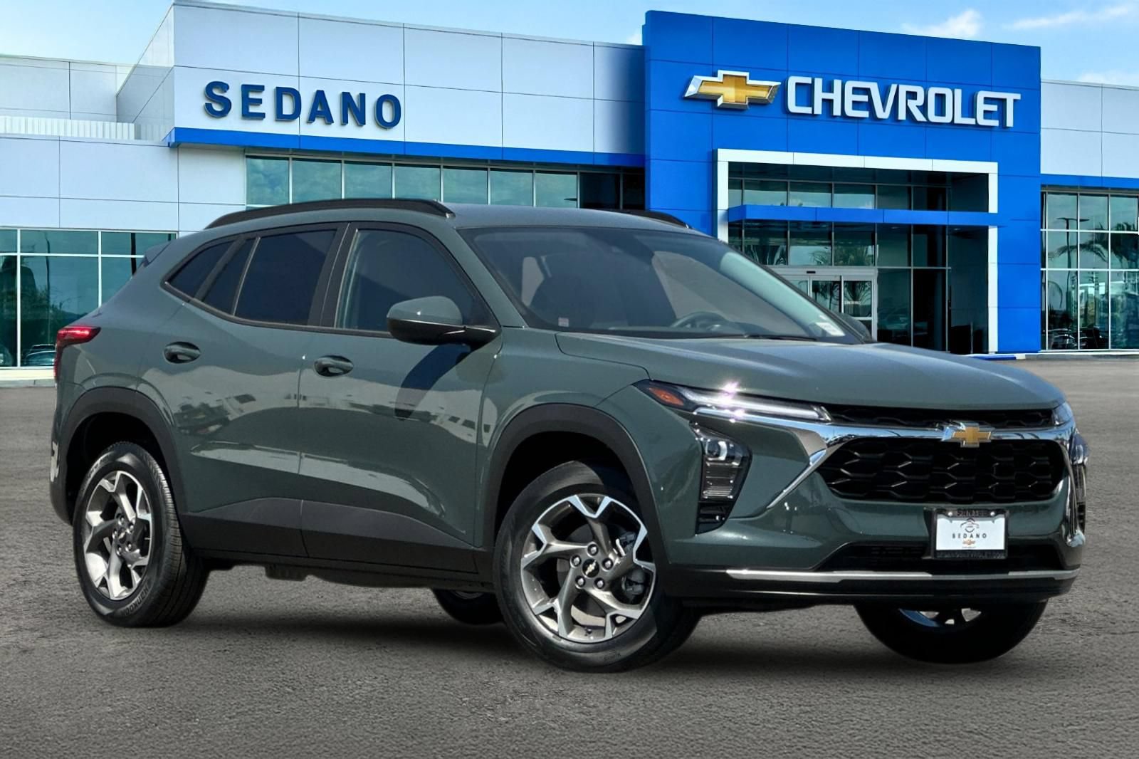 New 2026 Chevrolet Trax LT FWD image 2