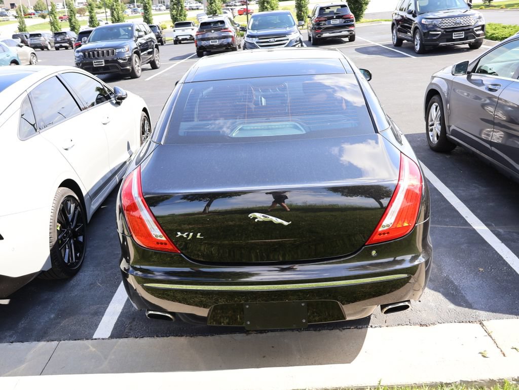 Used 2011 Jaguar XJ L RWD image 12