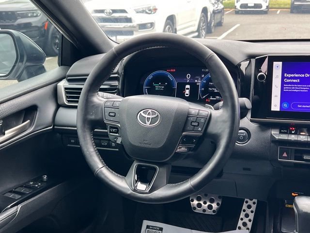 Used 2025 Toyota Camry XSE FWD image 16