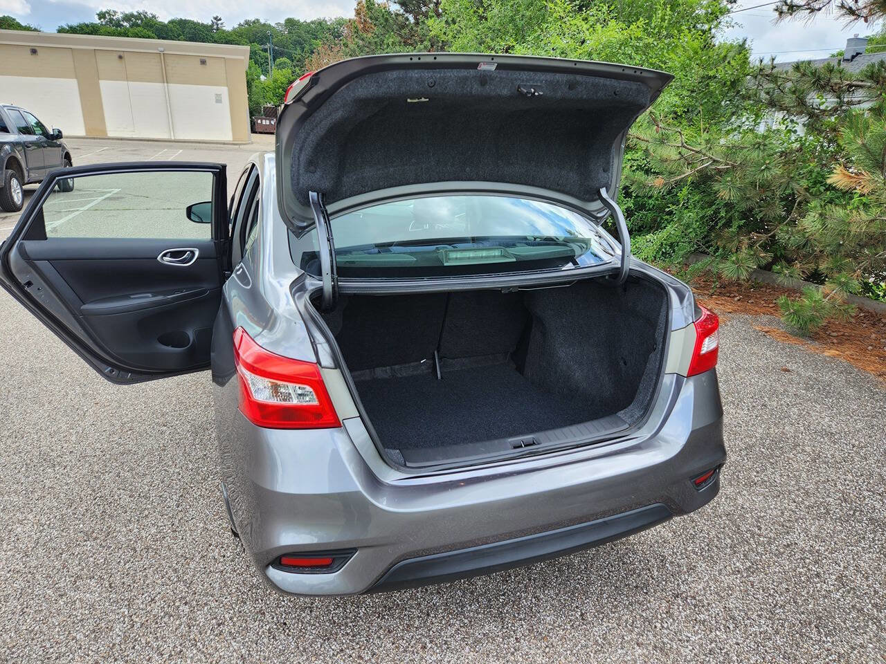 Used 2016 Nissan Sentra SV w/ All Weather Package FWD image 4