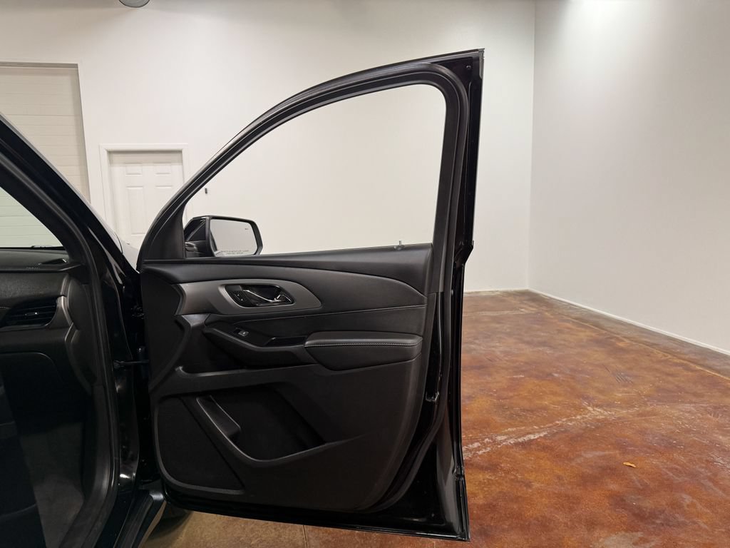 Used 2023 Chevrolet Traverse LT AWD/4WD image 62