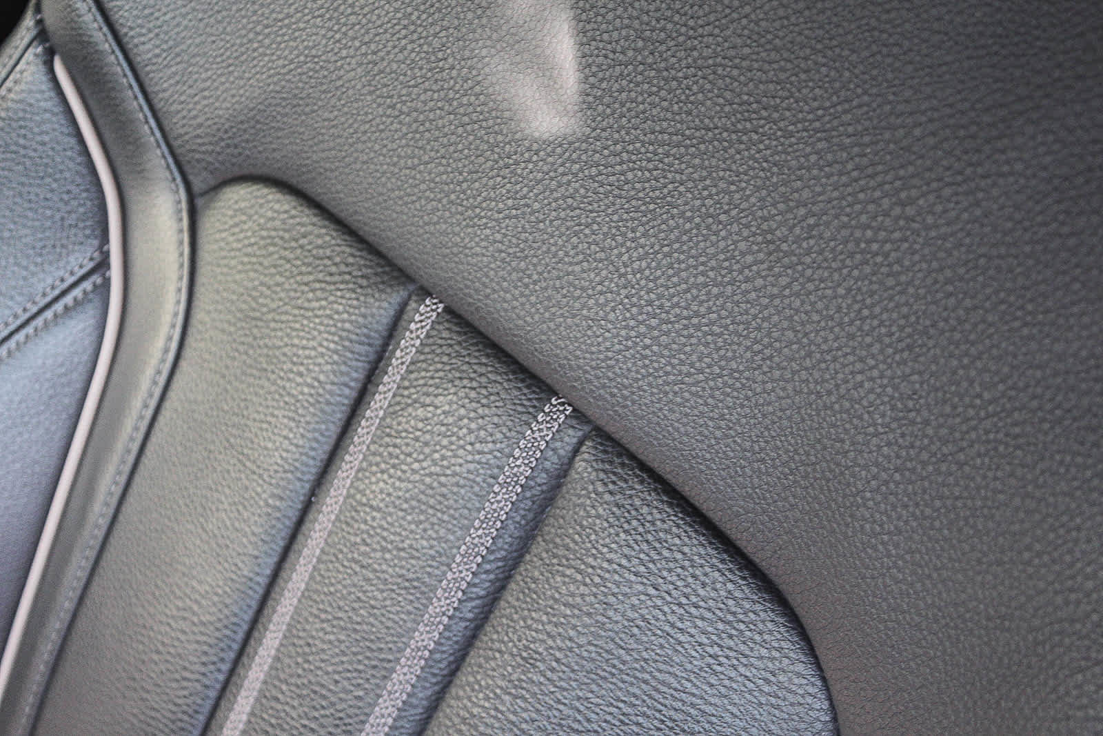 Used 2023 BMW M550i xDrive w/ Executive Package AWD/4WD image 35