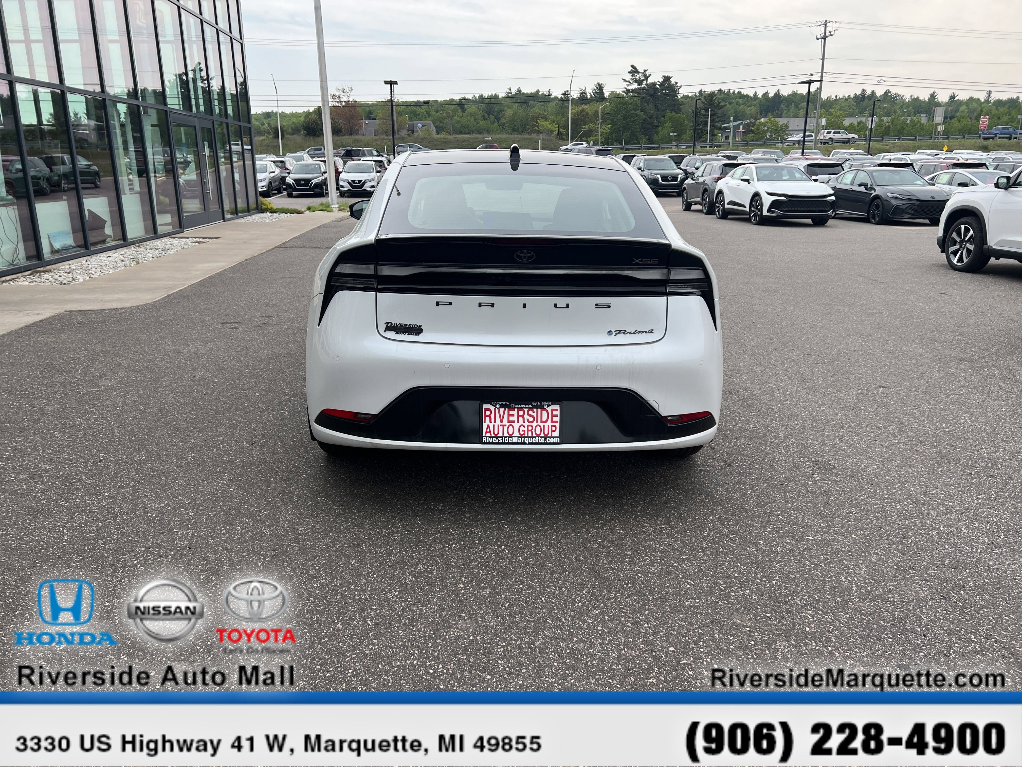 Used 2024 Toyota Prius Prime Premium w/ Advanced Technology Package FWD image 7