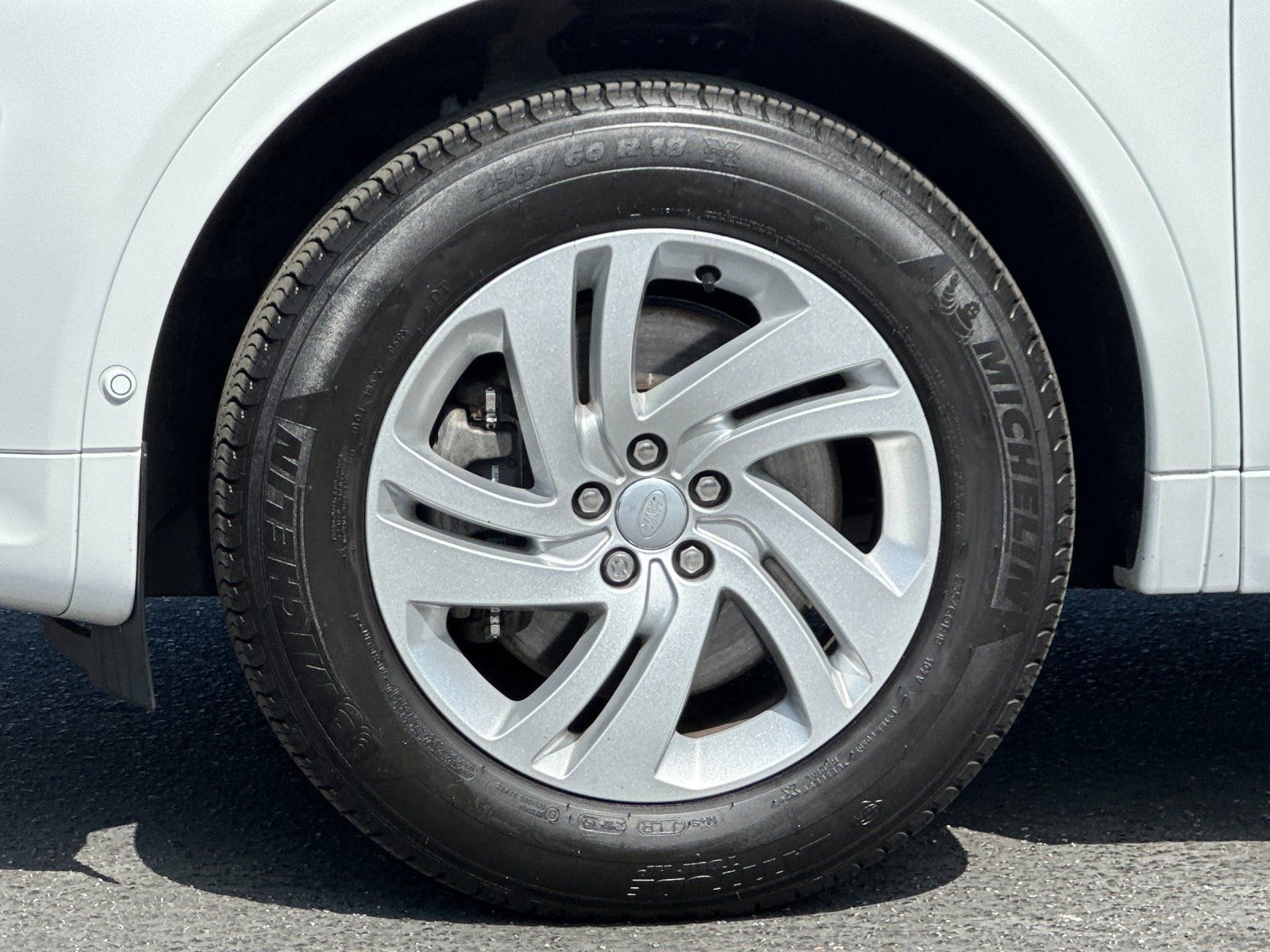 Used 2025 Land Rover Discovery Sport S image 33