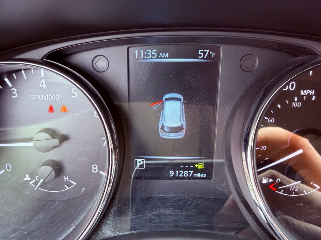 Used 2017 Nissan Rogue SV w/ Midnight Edition Package image 21