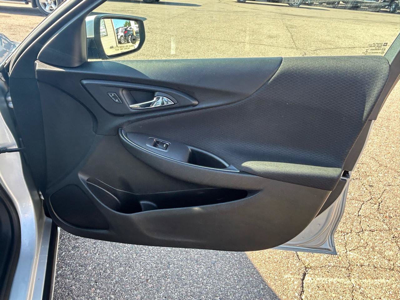 Used 2020 Chevrolet Malibu LT FWD image 12