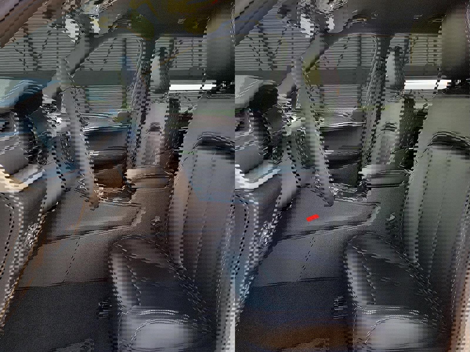 New 2025 Jeep Grand Cherokee L Limited w/ Black Appearance Package image 9