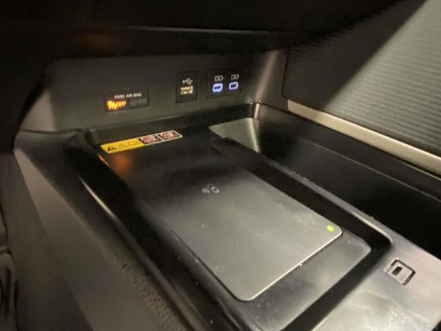 Used 2025 Toyota Camry SE w/ Convenience Package image 20