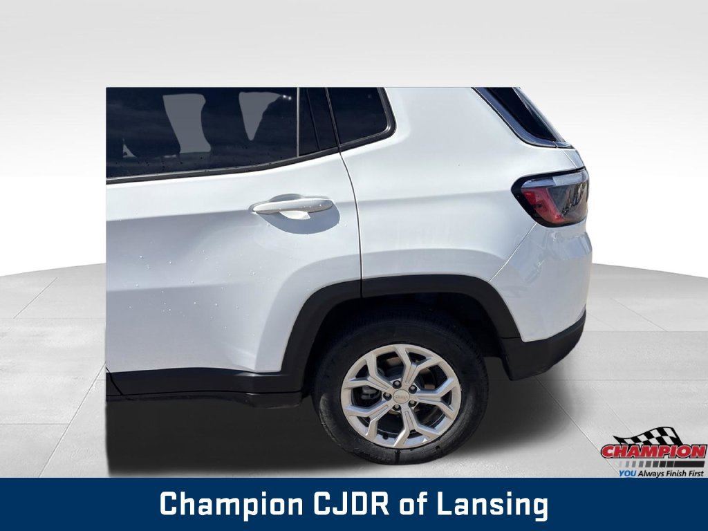 Used 2024 Jeep Compass Latitude AWD/4WD image 37