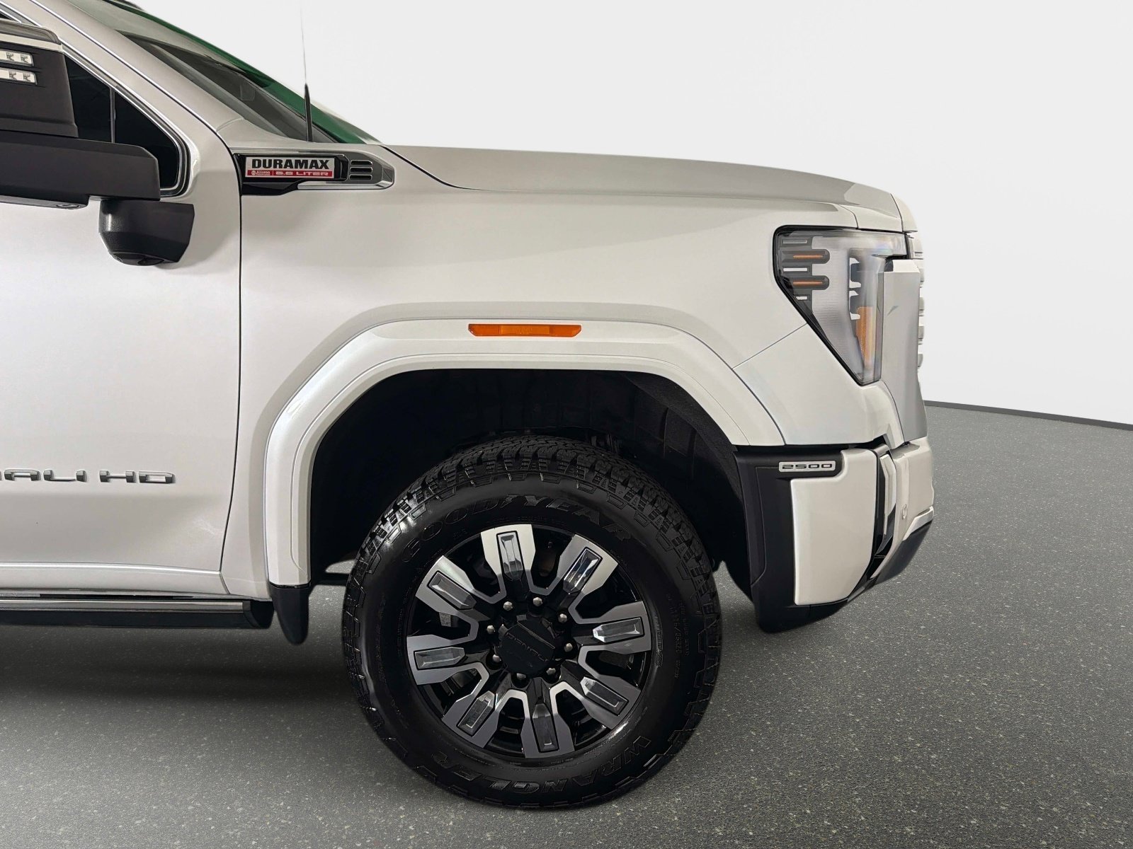 Used 2025 GMC Sierra 2500 Denali w/ Denali Reserve Package AWD/4WD image 21